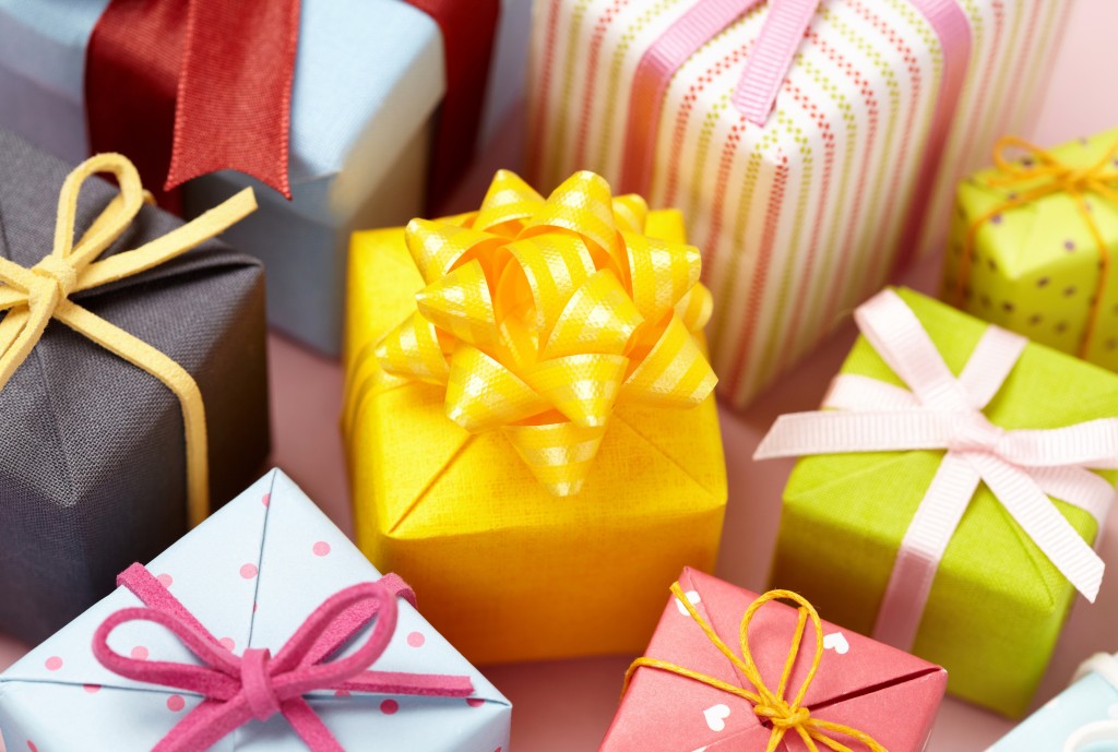 Gifts with different colors